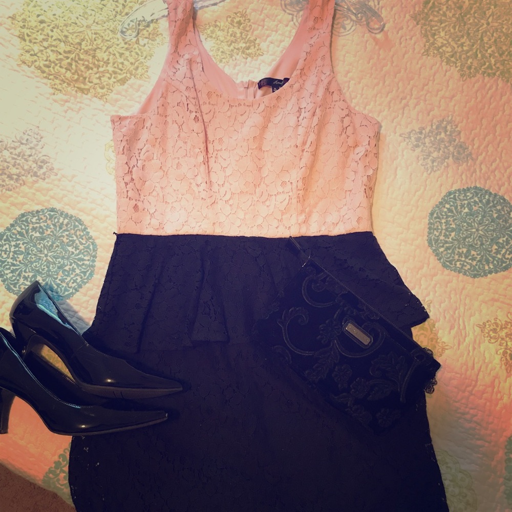 ✨🖤🌸 NWT Pink and Black Pleplum Dress🌸🖤✨